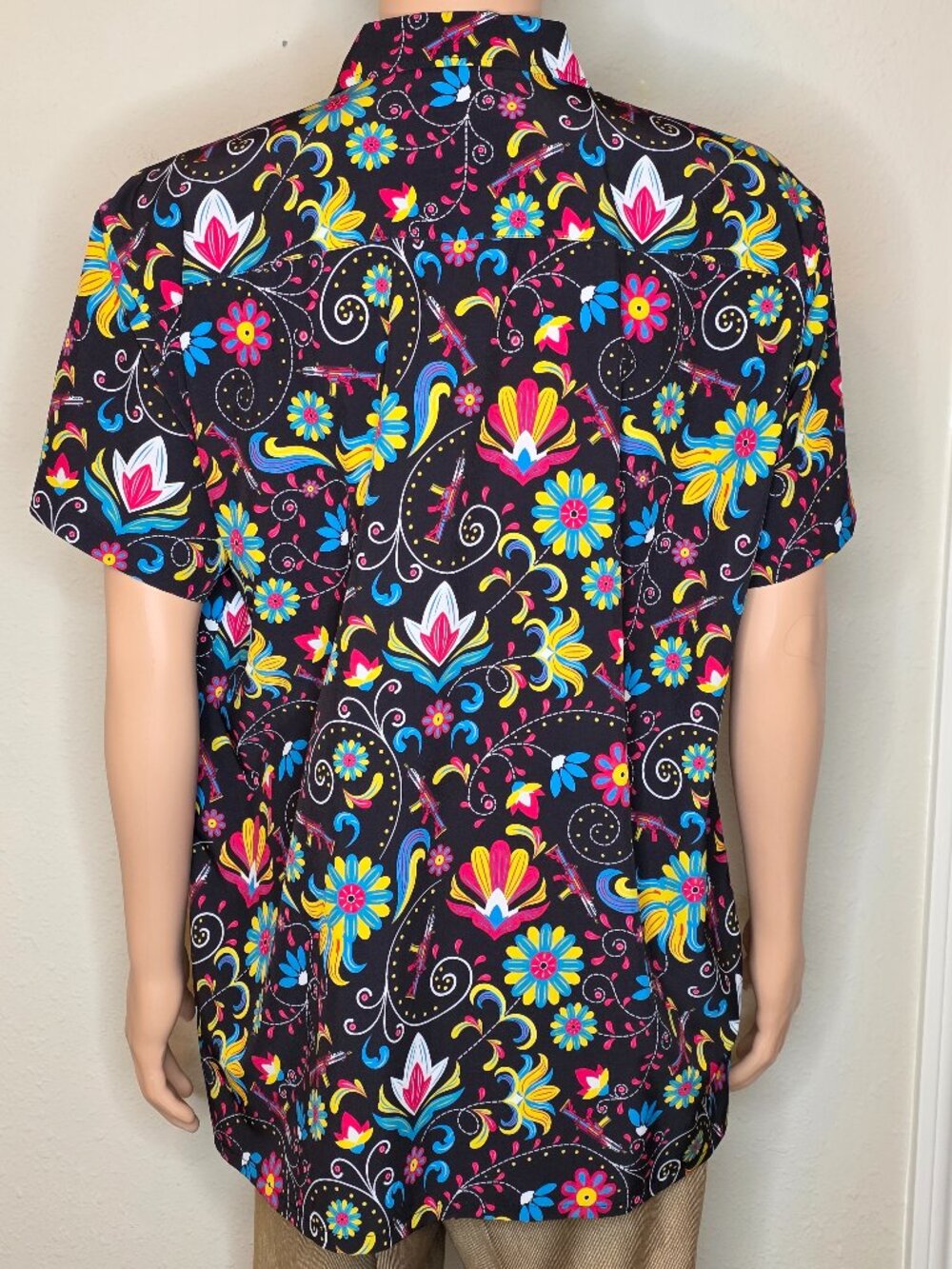Retro Rifle "Flores De Mayo" Men's Button-down Short Sleeve Shirt, Size 2XL - Picture 3 of 8